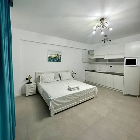 Yvosphere Mamaia
